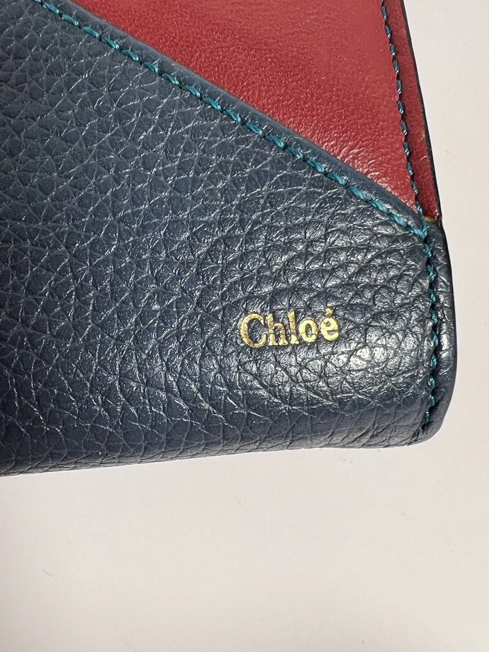 Chloe striking chloé